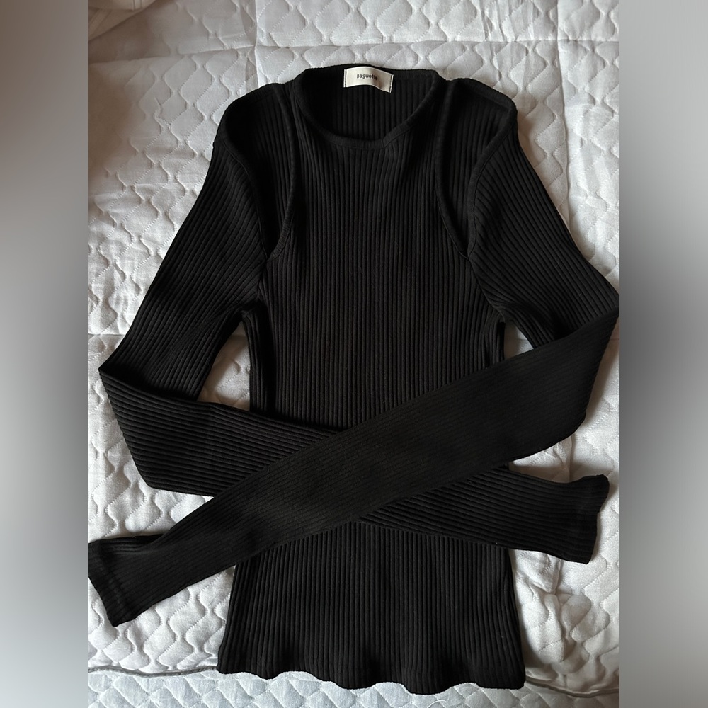 Source Unknown Cut-Out Shoulder Ribbed Top - image 4